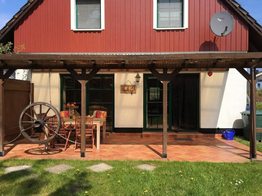 Trollhus - Grosses Familienfreundliches Ferienhaus Born Eksteriør billede
