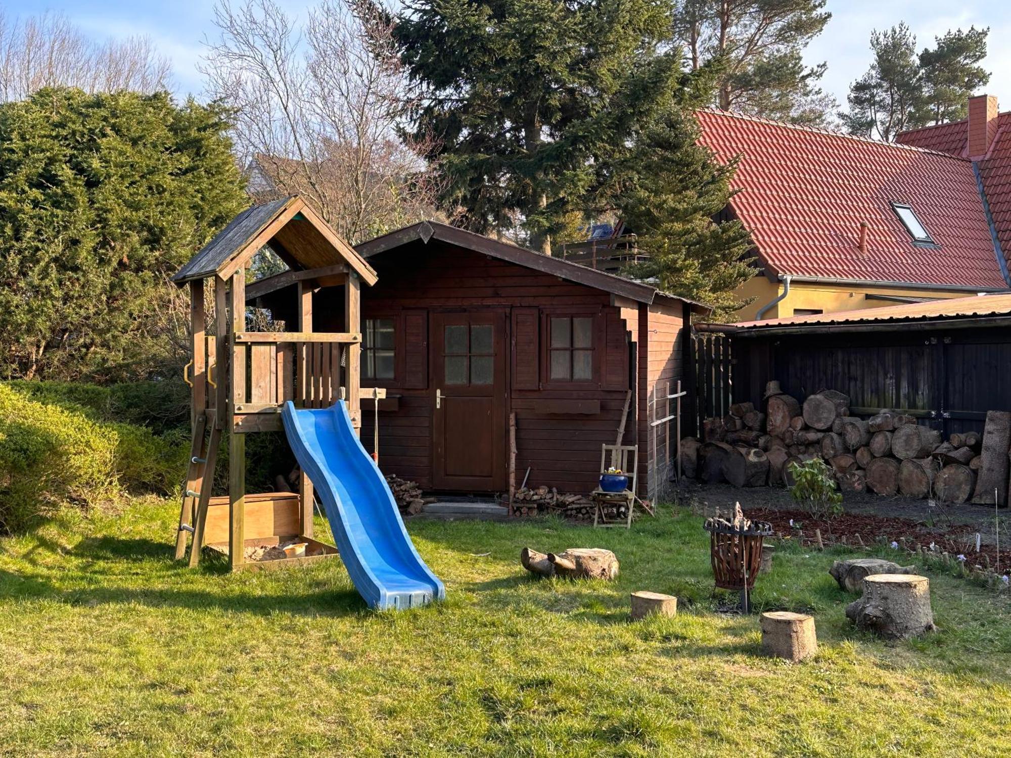 Trollhus - Grosses Familienfreundliches Ferienhaus Born Eksteriør billede
